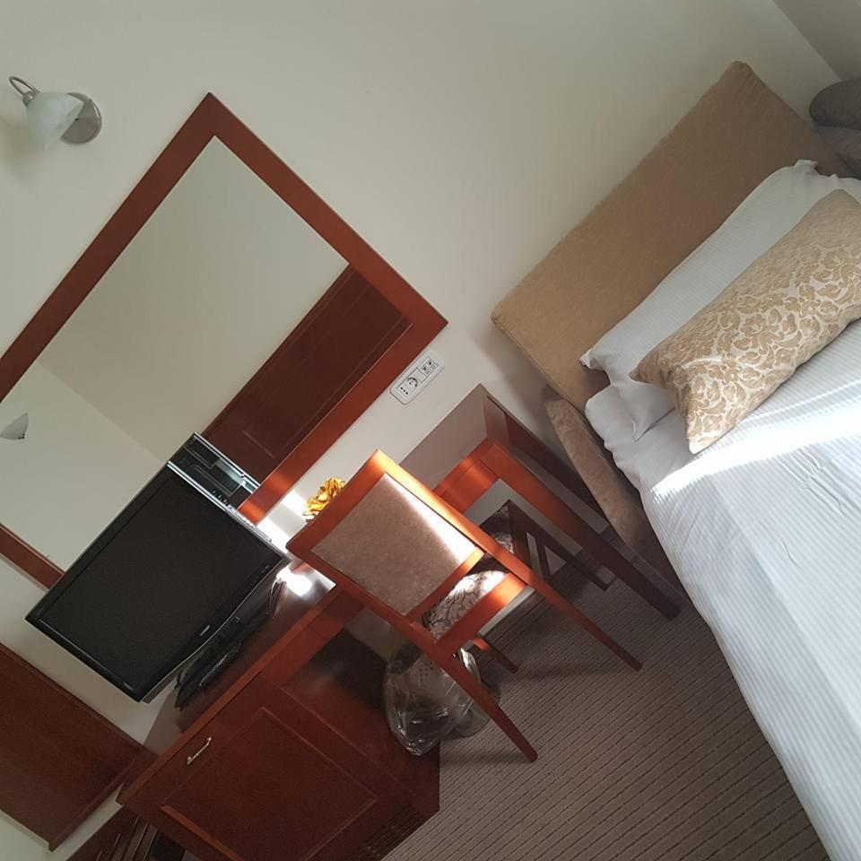 Hotel Cateski Dvorec 카테즈 옵 사비 외부 사진